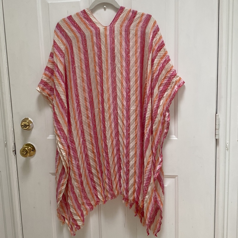 NWT. Woman’s ruana wrap/coverup/kimono. One size. - Picture 6 of 8